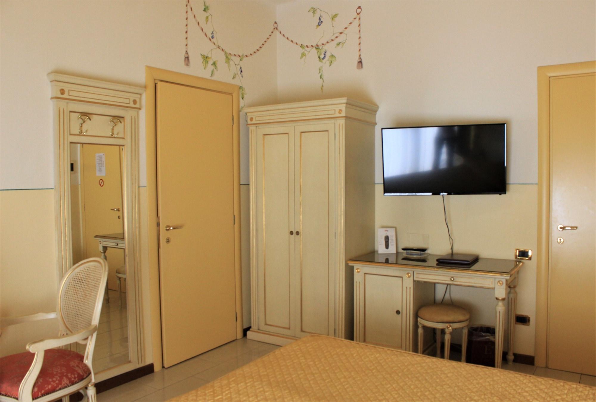 Hotel Estee Desenzano del Garda