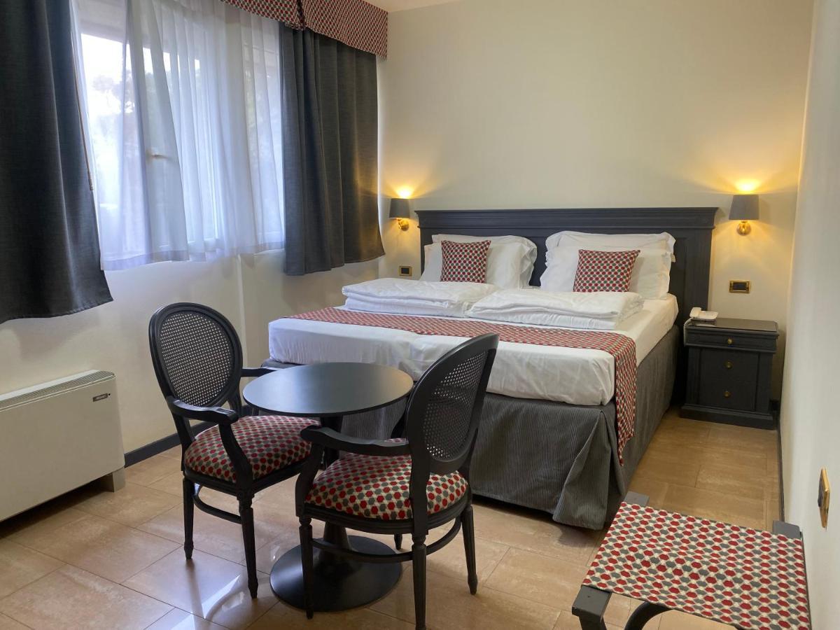 Estee Hotel Desenzano del Garda