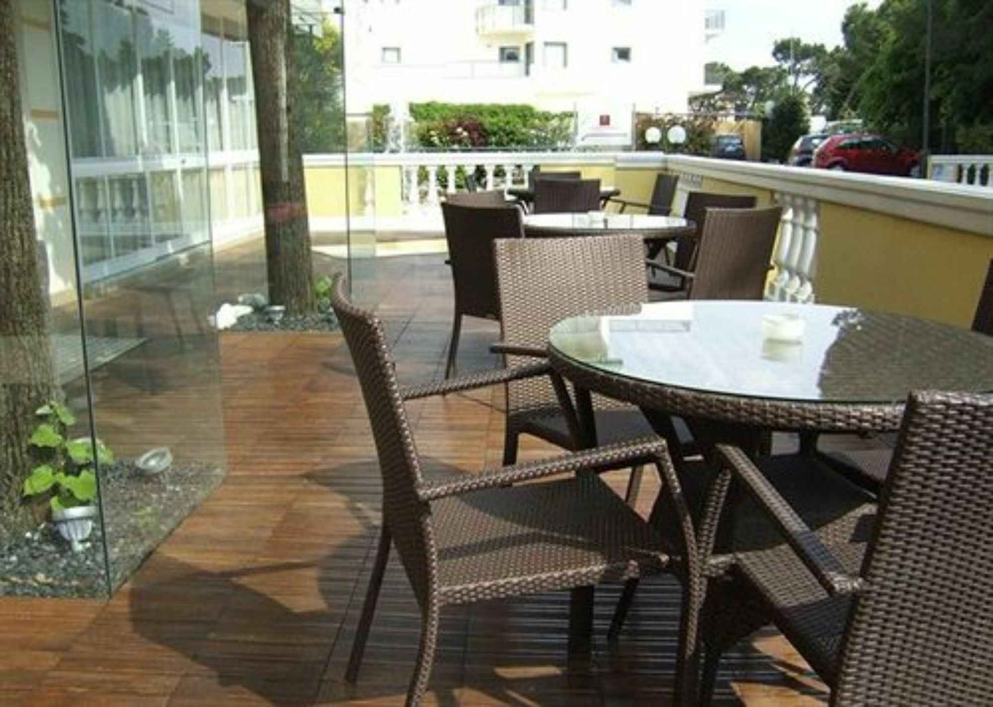 Estee Hotel 4*