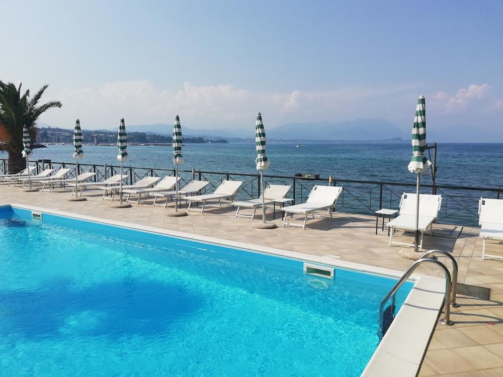 Estee 4* Desenzano del Garda