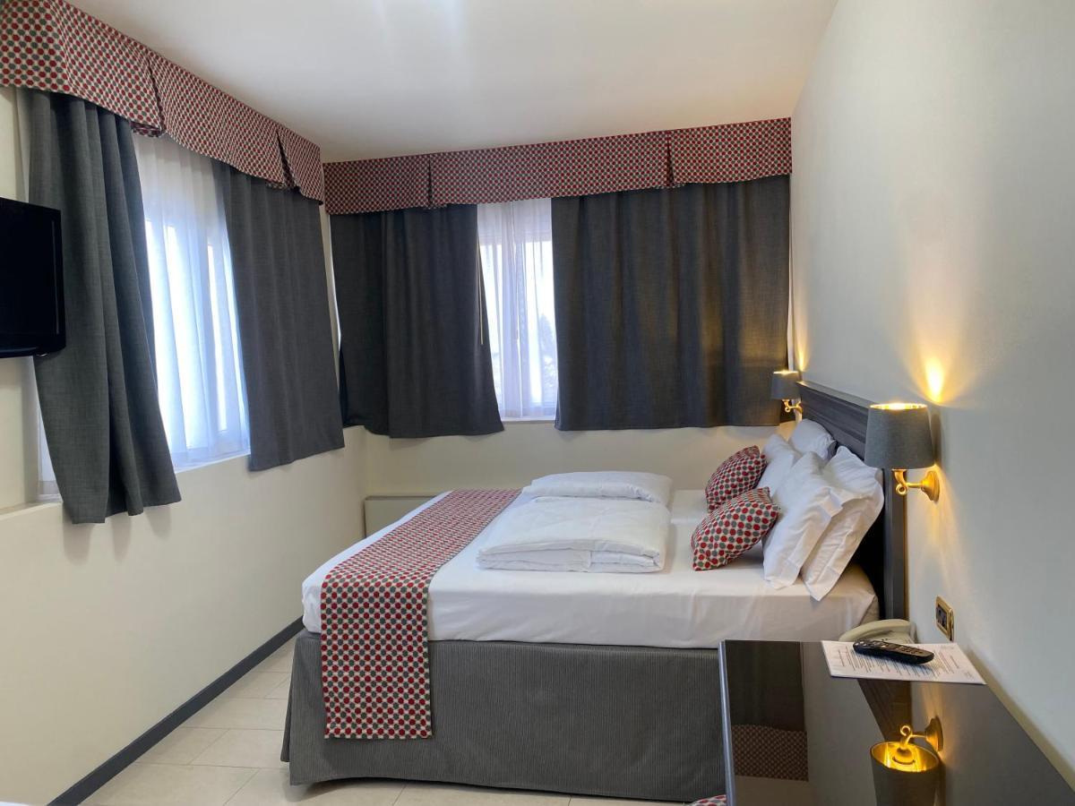 Hotel Estee Desenzano del Garda
